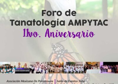 Foto de Lupita Salazar con psicologos de AMPYTAC
